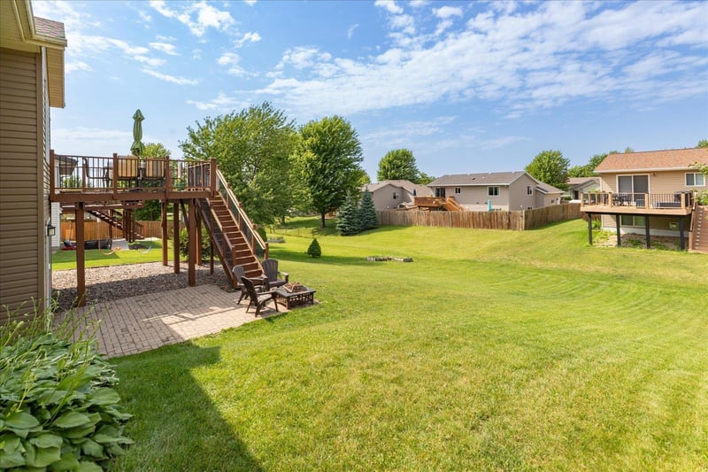 5451 Castleview Dr NW, Rochester, MN 55901