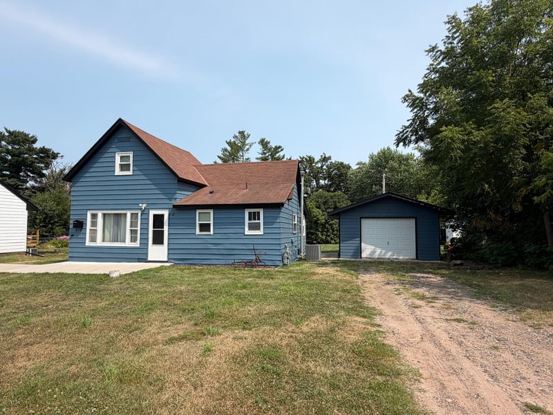318 Grove St N, Mora, MN 55051