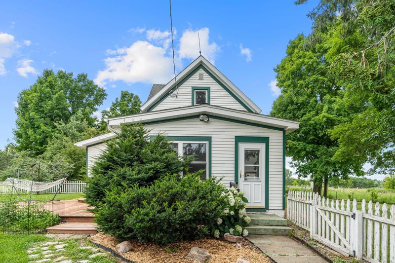 34501 Vista Rd, Taylors Falls, MN 55084