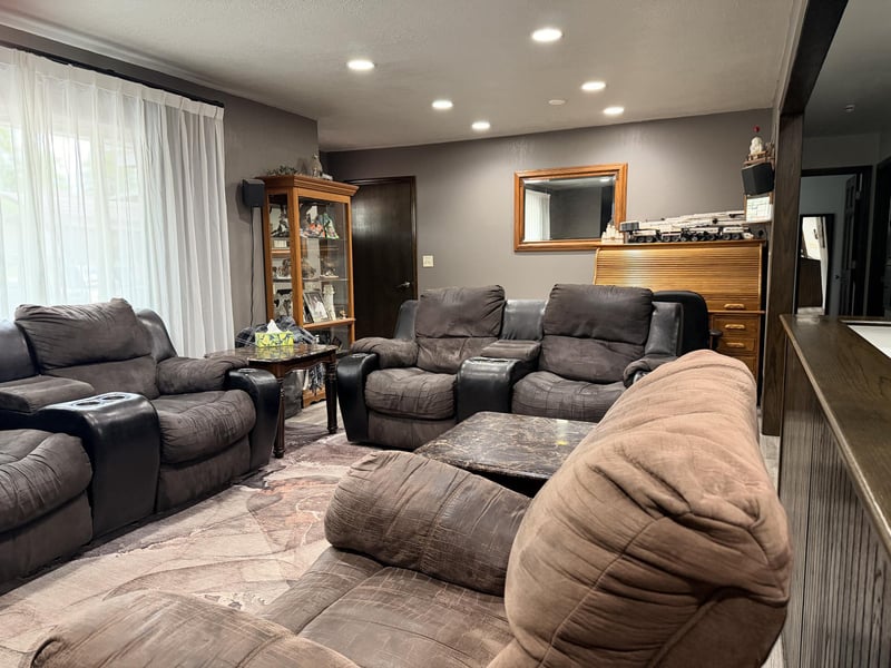 598 Prospect Ave, Windom, MN 56101