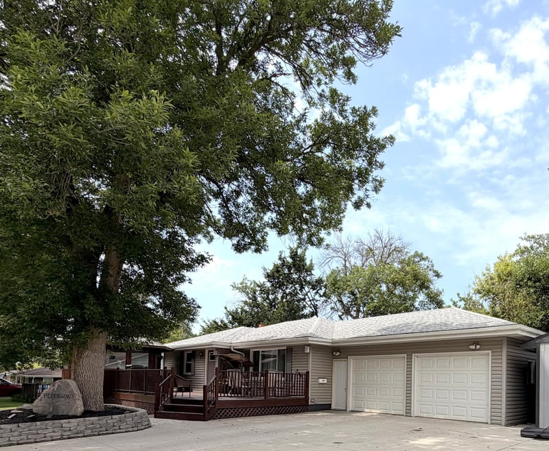 598 Prospect Ave, Windom, MN 56101