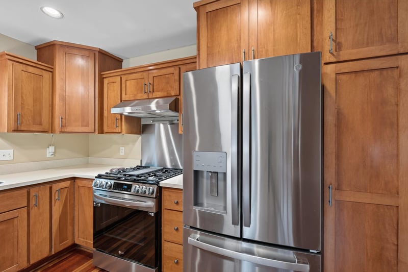 5570 Schutta Rd, Shoreview, MN 55126