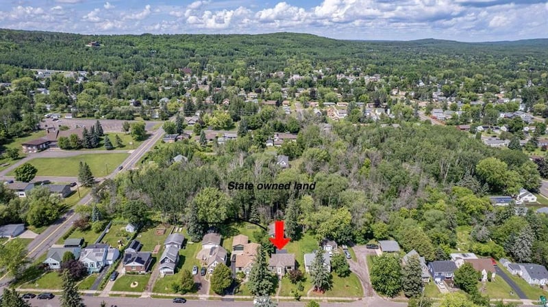 4527 Dodge St, Duluth, MN 55804