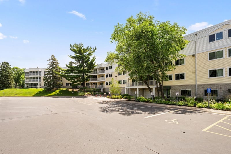 130 E Demont Ave E #348, Little Canada, MN 55117