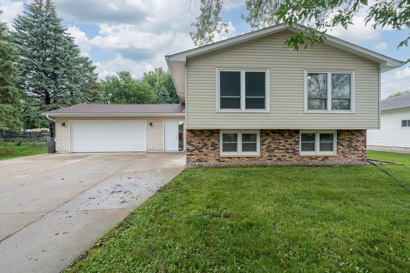 2104 Fair St, Mankato, MN 56001
