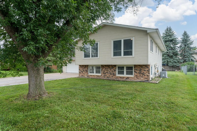 2104 Fair St, Mankato, MN 56001