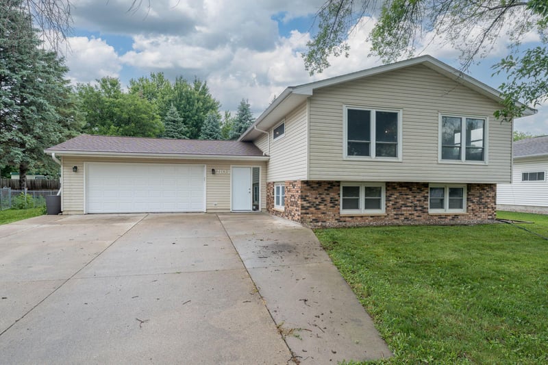 2104 Fair St, Mankato, MN 56001