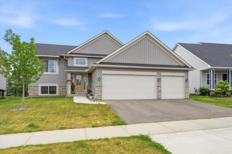 2857 213th St W, Farmington, MN 55024