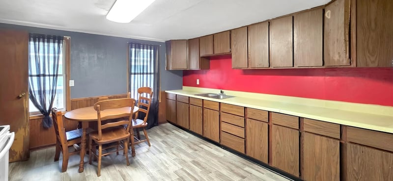 106 1st St N, Darfur, MN 56022
