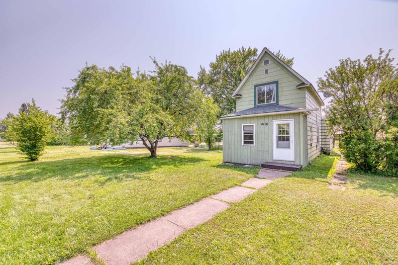 4106 E 1st St, Superior, WI 54880