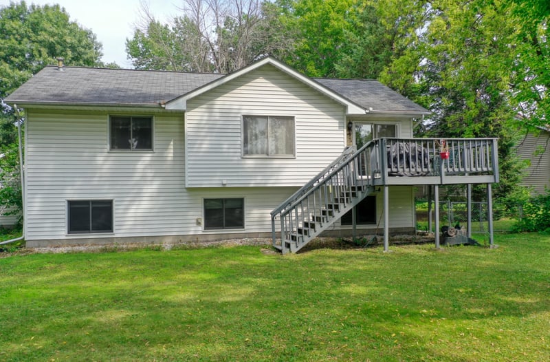 889 5th Ave SW, Forest Lake, MN 55025