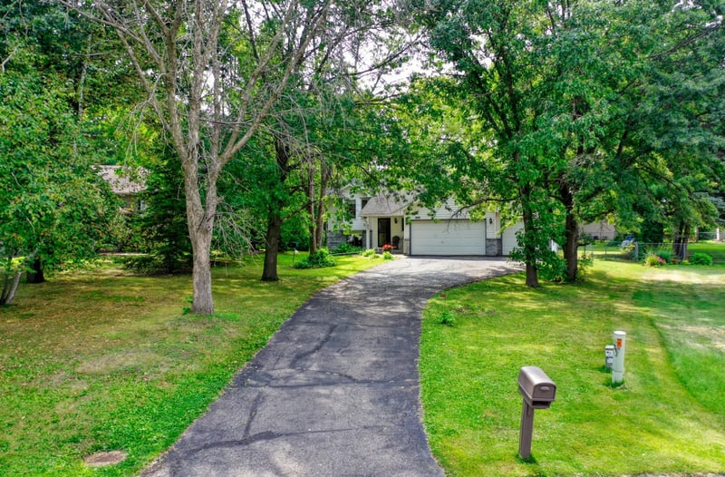 889 5th Ave SW, Forest Lake, MN 55025