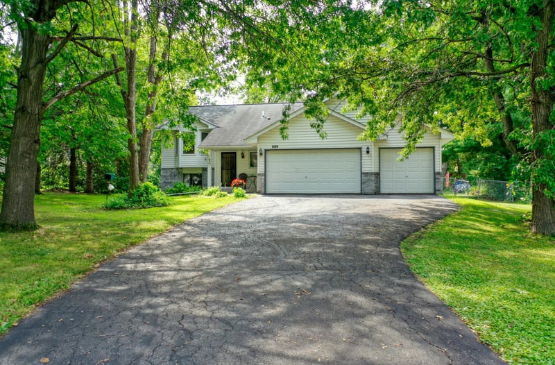 889 5th Ave SW, Forest Lake, MN 55025