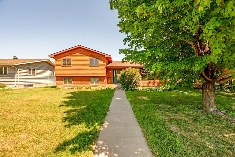 1221 21st St S, Virginia, MN 55792