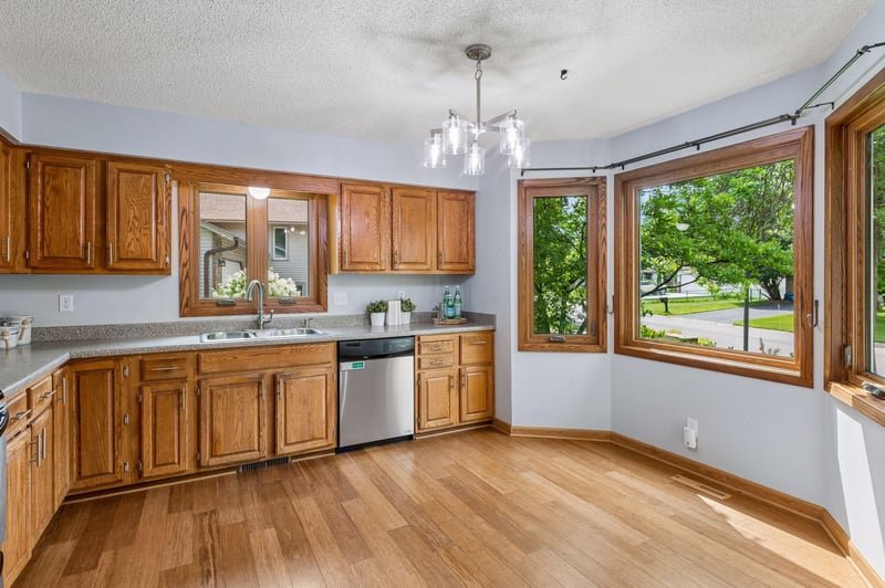 11620 41st Ave N, Plymouth, MN 55441