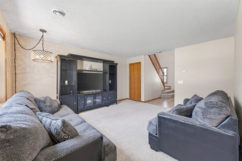 10546 64th Ln NE, Albertville, MN 55301