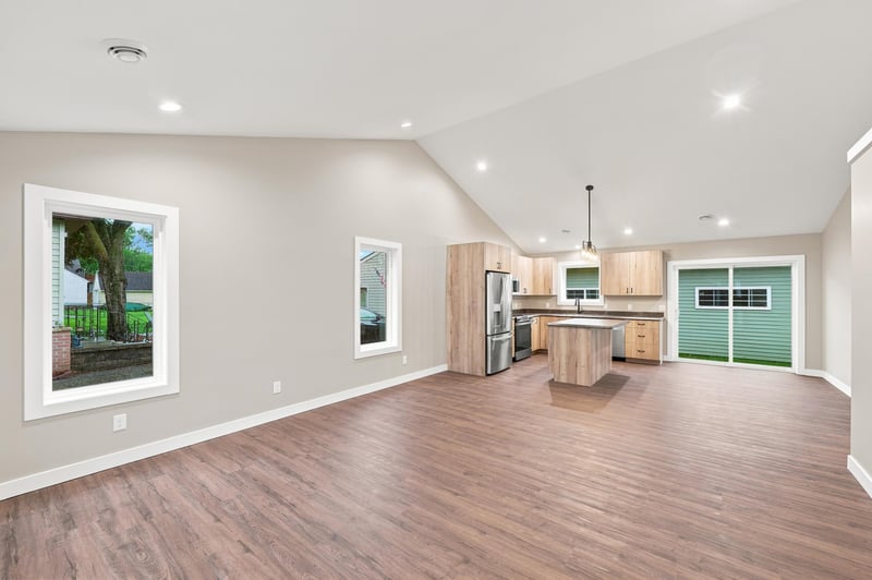 210 S Chestnut St, Belle Plaine, MN 56011