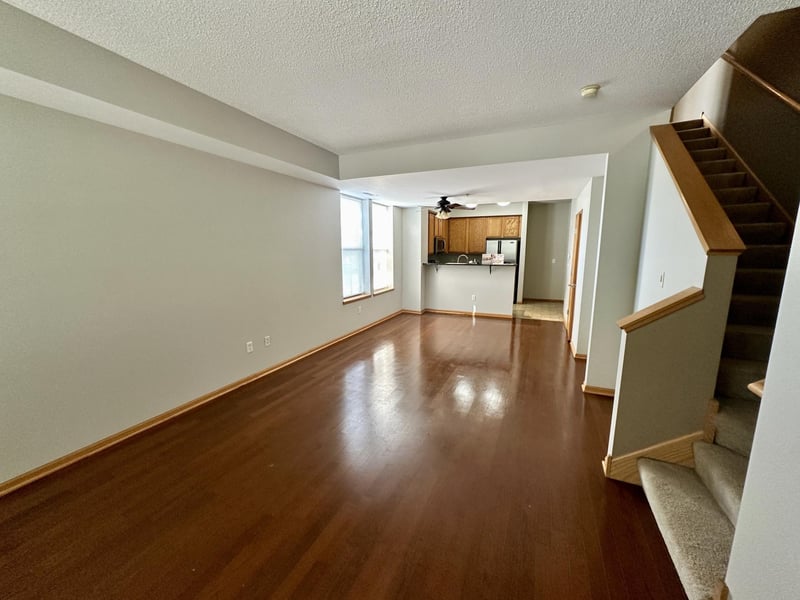 150 E Burnsville Pw #101, Burnsville, MN 55337
