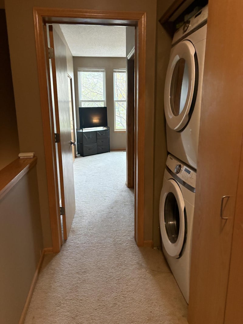150 E Burnsville Pw #101, Burnsville, MN 55337