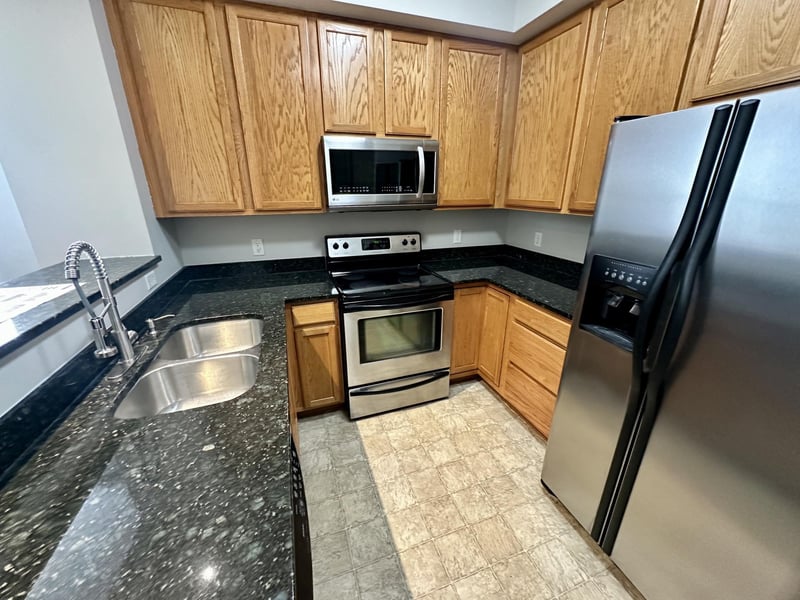 150 E Burnsville Pw #101, Burnsville, MN 55337