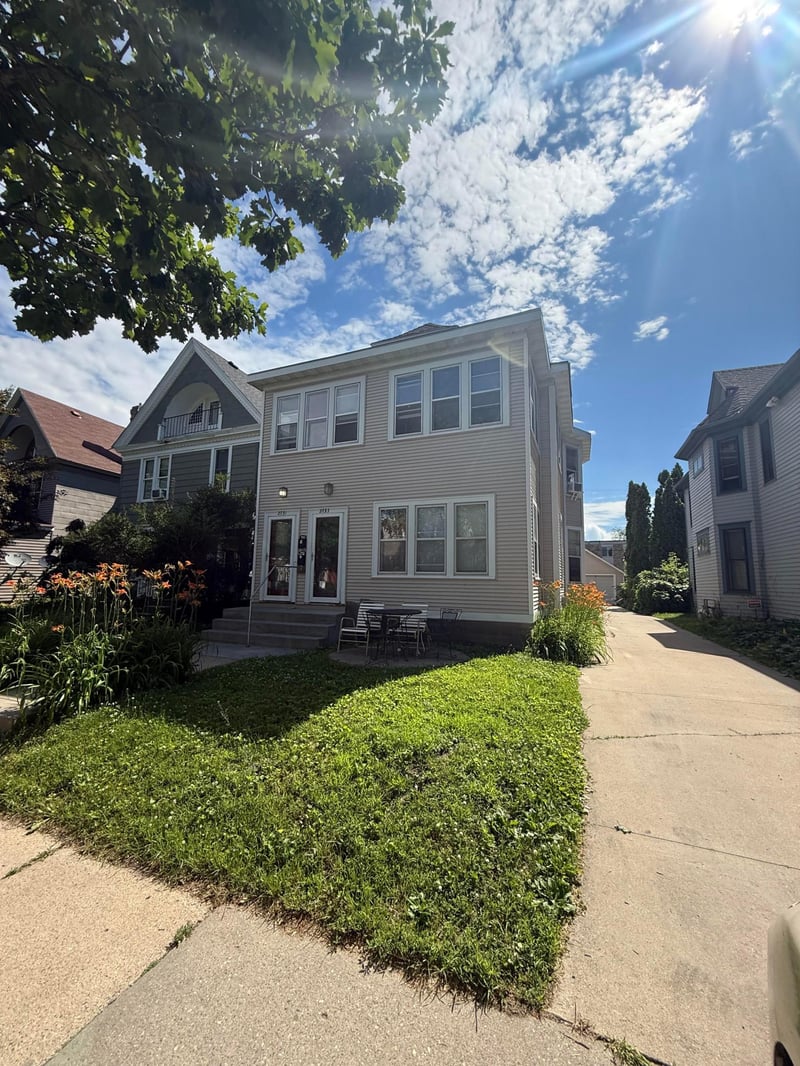 2731 Dupont Ave S, Minneapolis, MN 55408