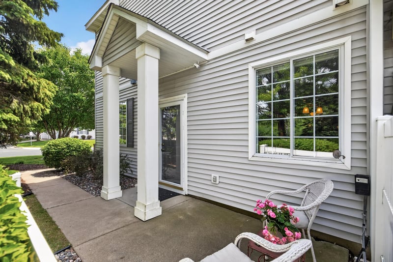 9649 Peony Ln N #1110, Maple Grove, MN 55311