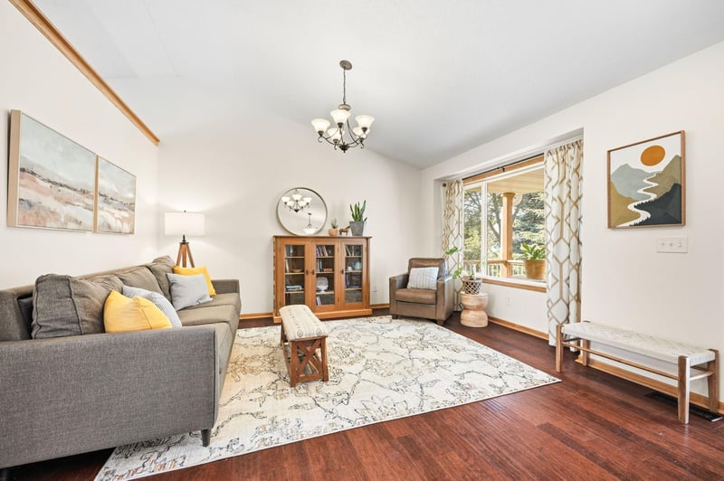 1228 Leo Ln, Buffalo, MN 55313