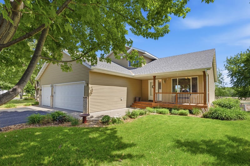 1228 Leo Ln, Buffalo, MN 55313