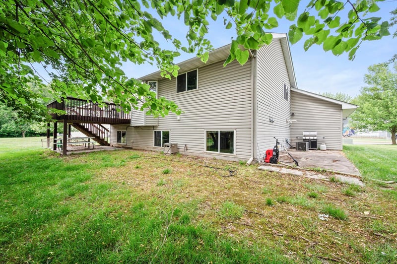 30510 Redding Ave, Shafer, MN 55074