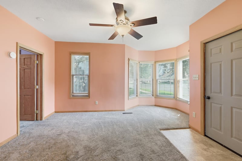 210 W Church St, Belle Plaine, MN 56011