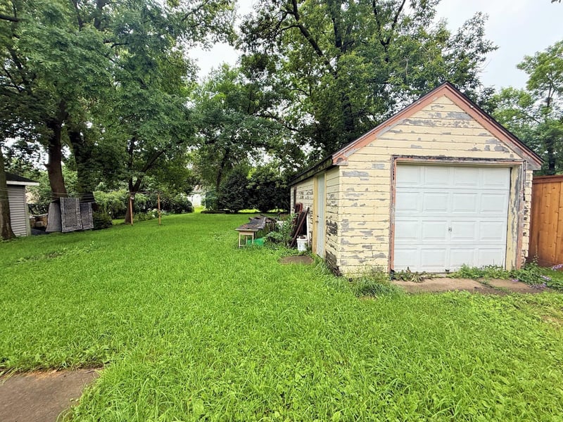 604 13th St SW, Willmar, MN 56201