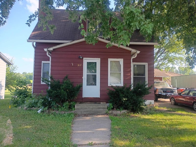 317 Main St E, Silver Lake, MN 55381