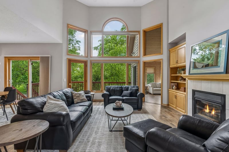 4130 Empire Ln N, Plymouth, MN 55446