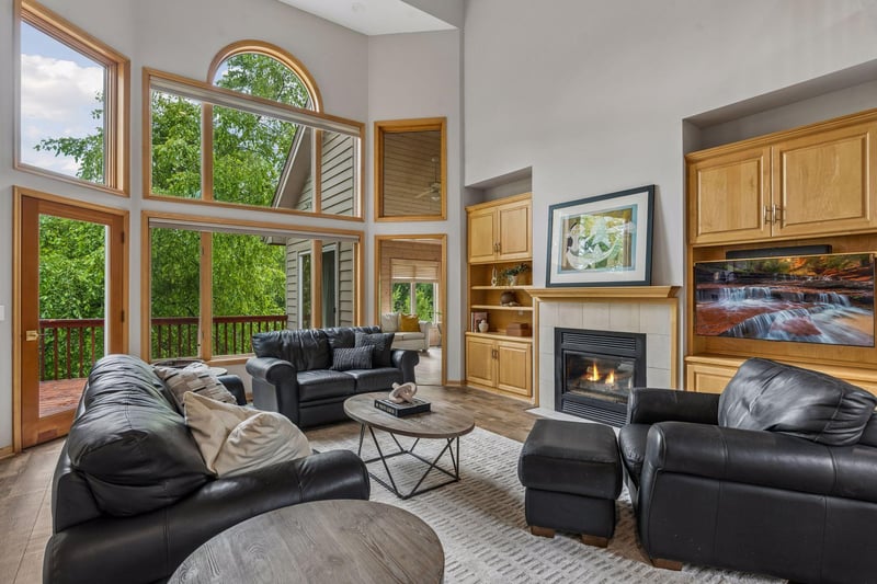 4130 Empire Ln N, Plymouth, MN 55446
