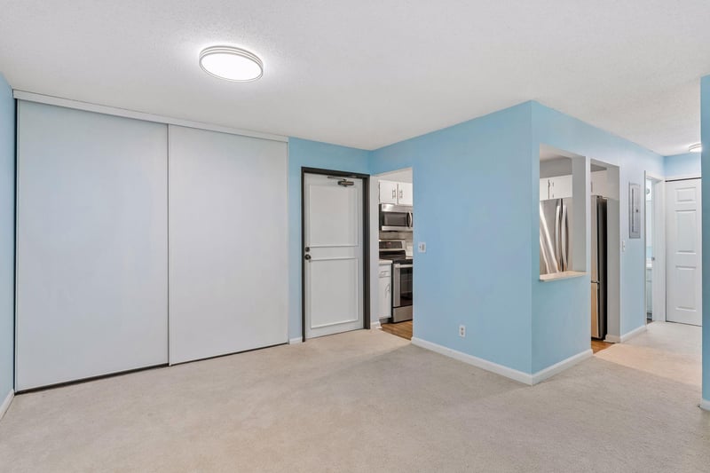 1887 Silver Bell Rd #214, Eagan, MN 55122