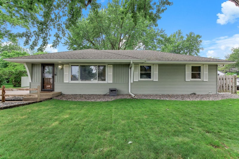 8758 Hamlet Ave S, Cottage Grove, MN 55016