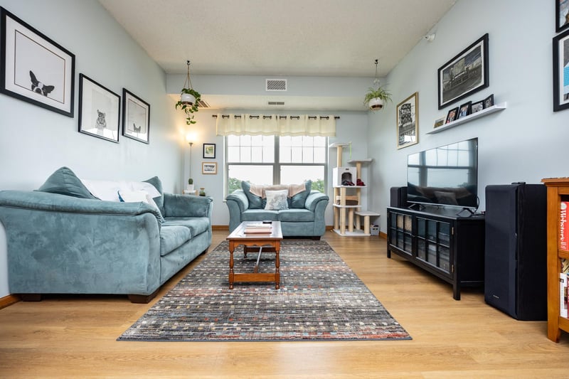 4824 E 53rd St #503, Minneapolis, MN 55417