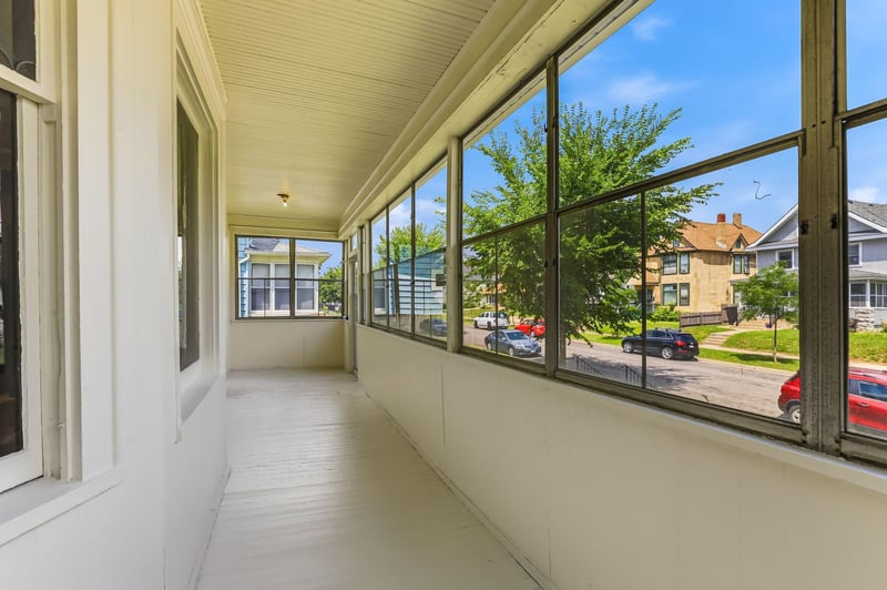 884 Iglehart Ave, Saint Paul, MN 55104