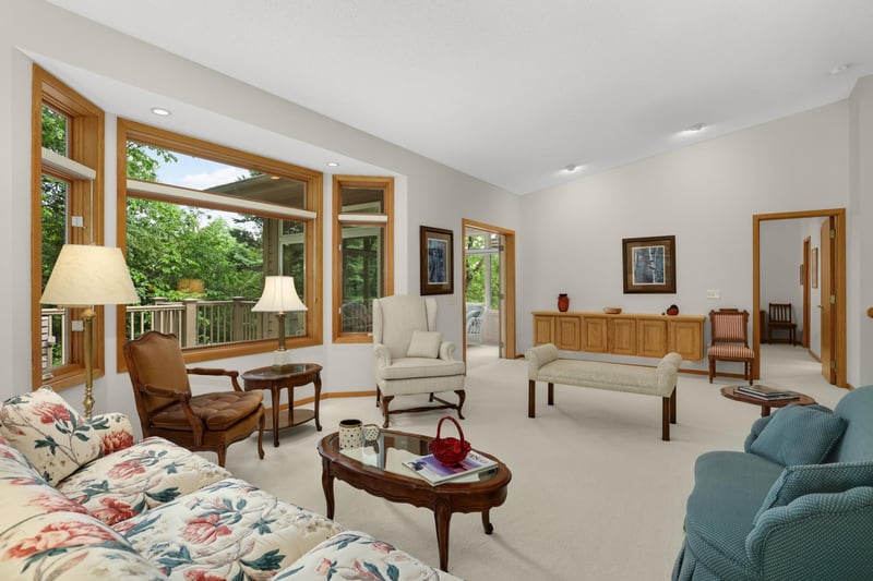 7081 Crowne Oak Rd, Eden Prairie, MN 55344