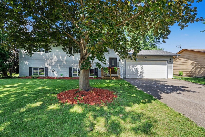 8166 Janero Ave S, Cottage Grove, MN 55016