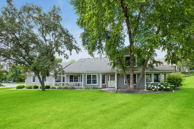 1729 Donegal Dr, Woodbury, MN 55125