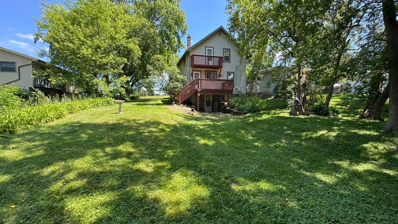 1805 Fulham St, Lauderdale, MN 55113