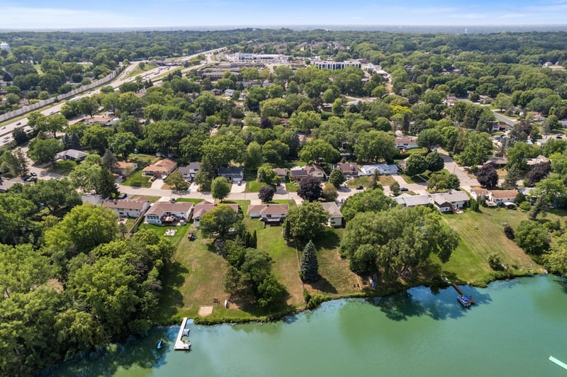1115 Pike Lake Dr, New Brighton, MN 55112