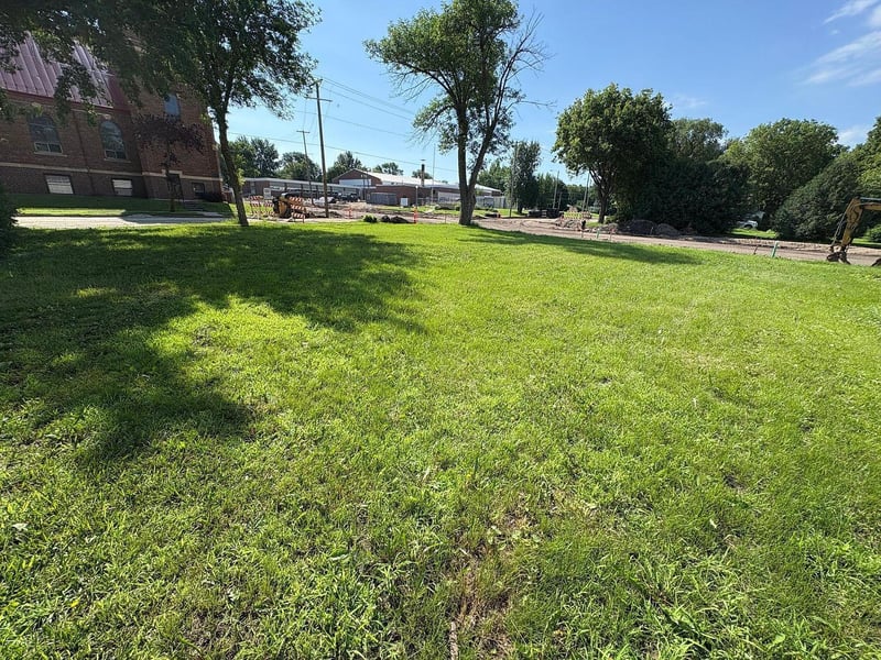 49 S Hering St, Appleton, MN 56208