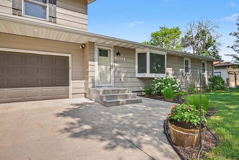 16594 Galena Ave W, Rosemount, MN 55068