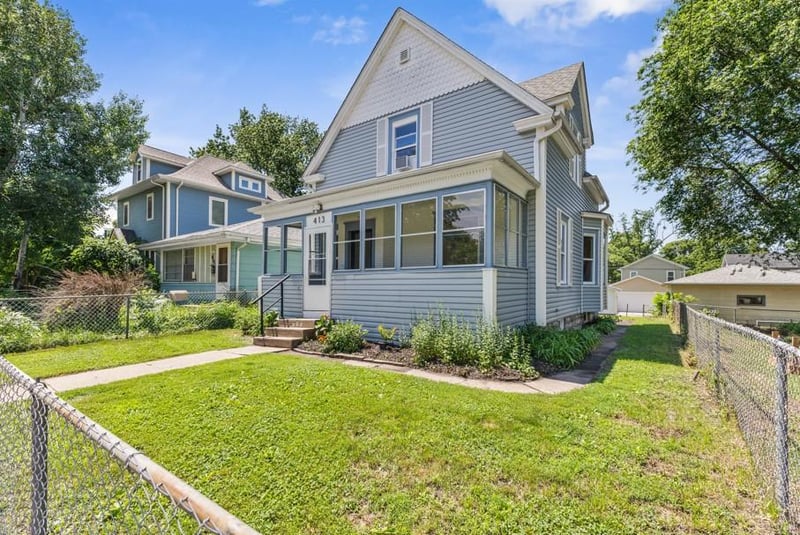 413 Knox Ave N, Minneapolis, MN 55405