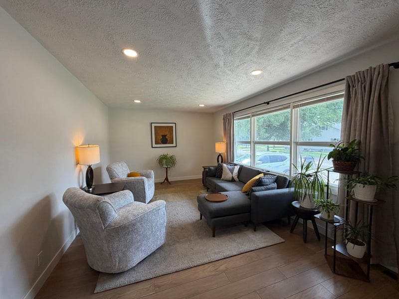 209 E Barck Ave, Luverne, MN 56156