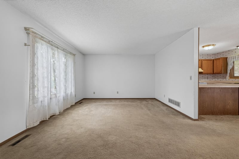 212 126th Ave NW, Coon Rapids, MN 55448