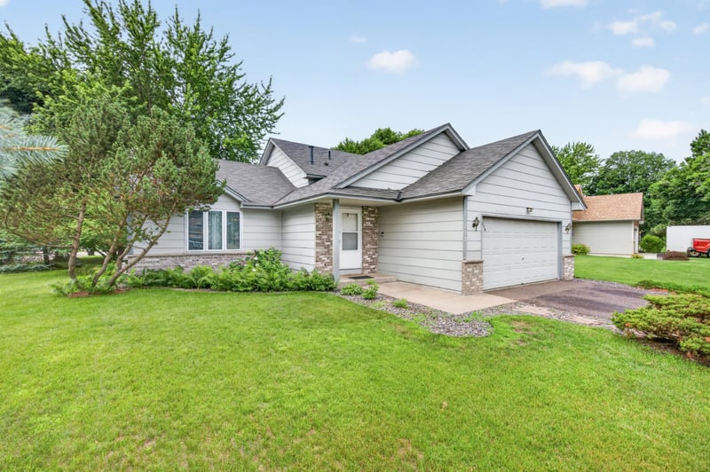 212 126th Ave NW, Coon Rapids, MN 55448