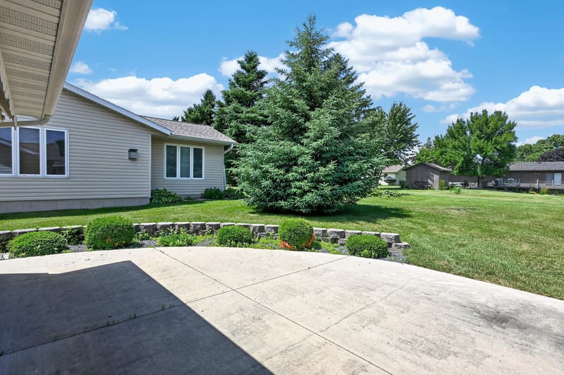 469 Voyager Dr, Alexandria, MN 56308